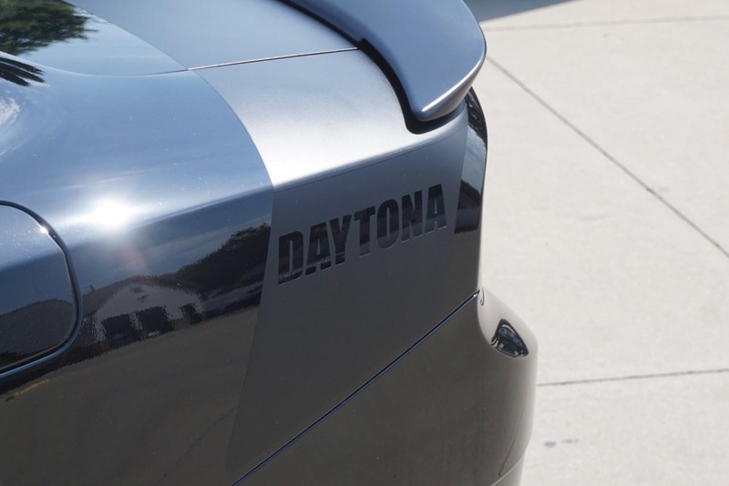 Dodge Charger Vehicle Full-screen Gallery Image 18