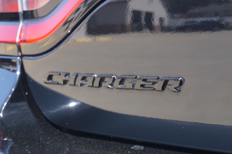 Dodge Charger Vehicle Full-screen Gallery Image 21