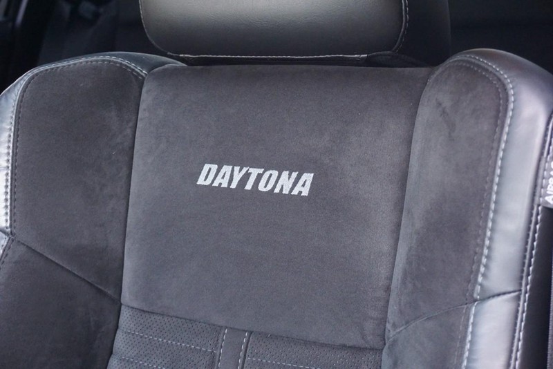 Dodge Charger Vehicle Full-screen Gallery Image 28