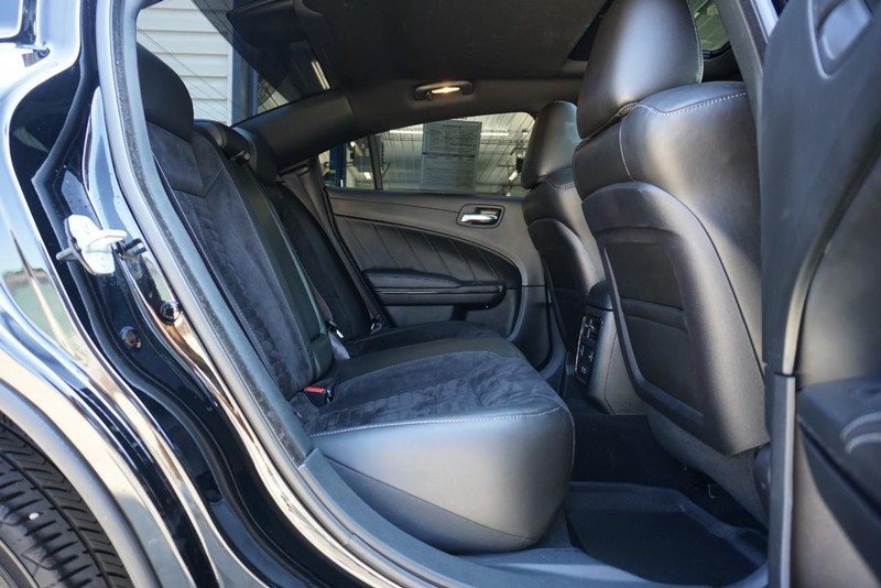 Dodge Charger Vehicle Full-screen Gallery Image 31