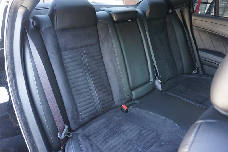 Dodge Charger Vehicle Full-screen Gallery Image 32