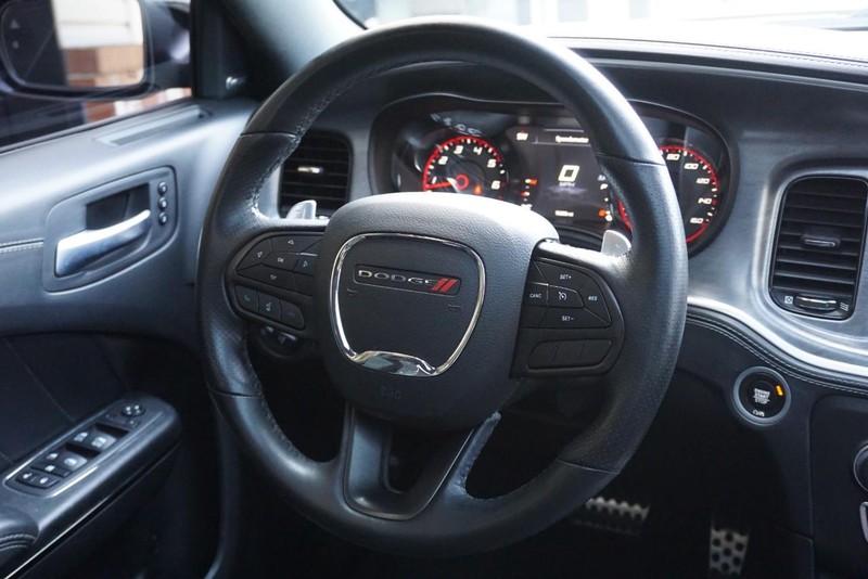 Dodge Charger Vehicle Full-screen Gallery Image 38
