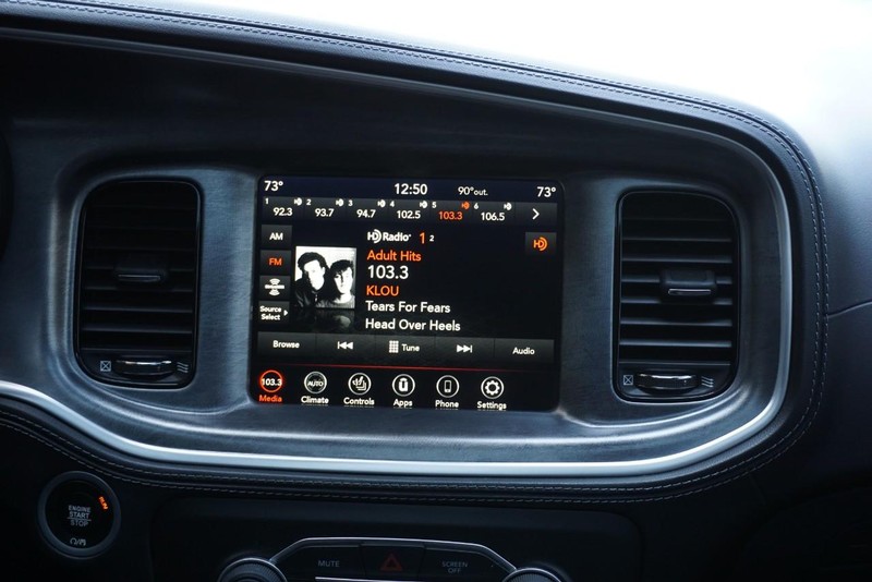 Dodge Charger Vehicle Full-screen Gallery Image 39