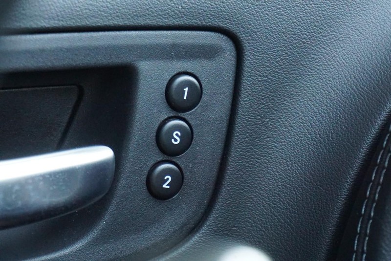 Dodge Charger Vehicle Full-screen Gallery Image 46
