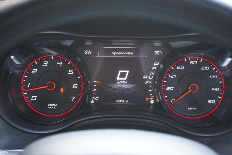 Dodge Charger Vehicle Full-screen Gallery Image 47