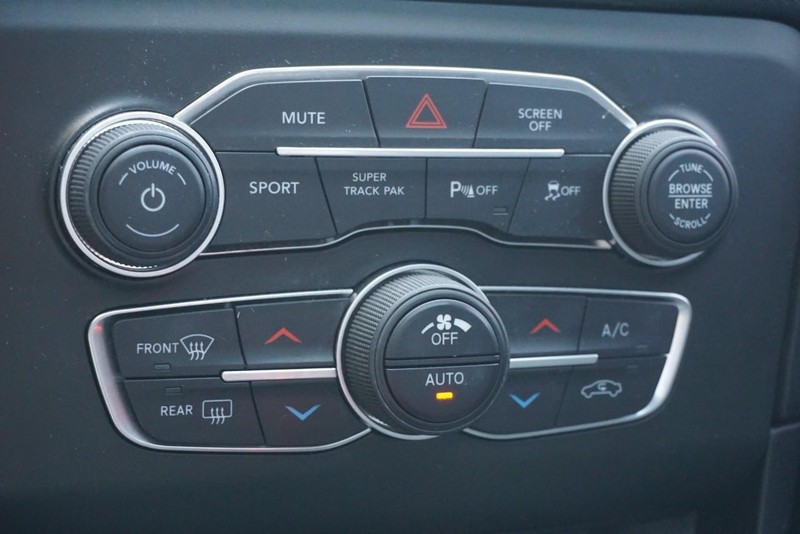 Dodge Charger Vehicle Full-screen Gallery Image 50
