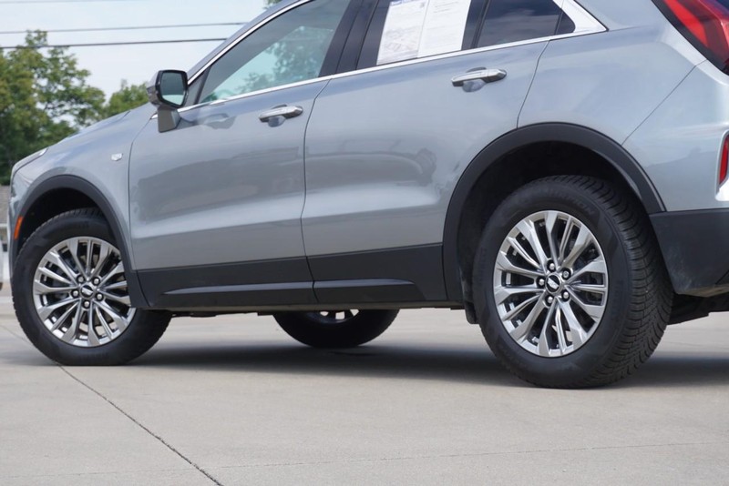 Cadillac XT4 Vehicle Full-screen Gallery Image 13