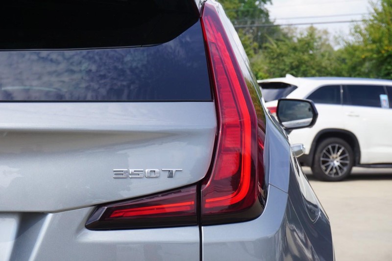 Cadillac XT4 Vehicle Full-screen Gallery Image 17