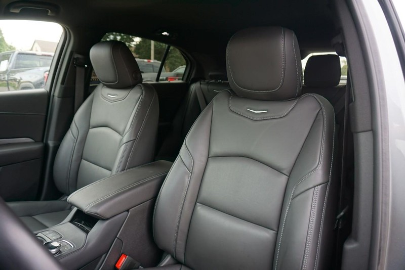 Cadillac XT4 Vehicle Full-screen Gallery Image 24