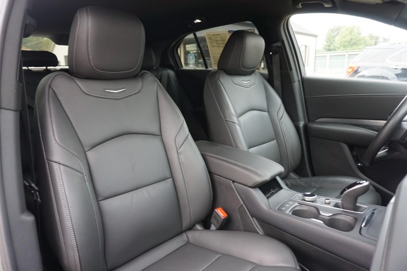Cadillac XT4 Vehicle Full-screen Gallery Image 31