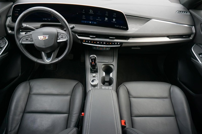 Cadillac XT4 Vehicle Full-screen Gallery Image 32