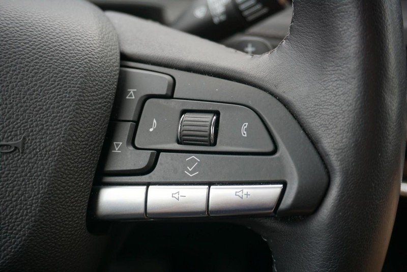 Cadillac XT4 Vehicle Full-screen Gallery Image 39