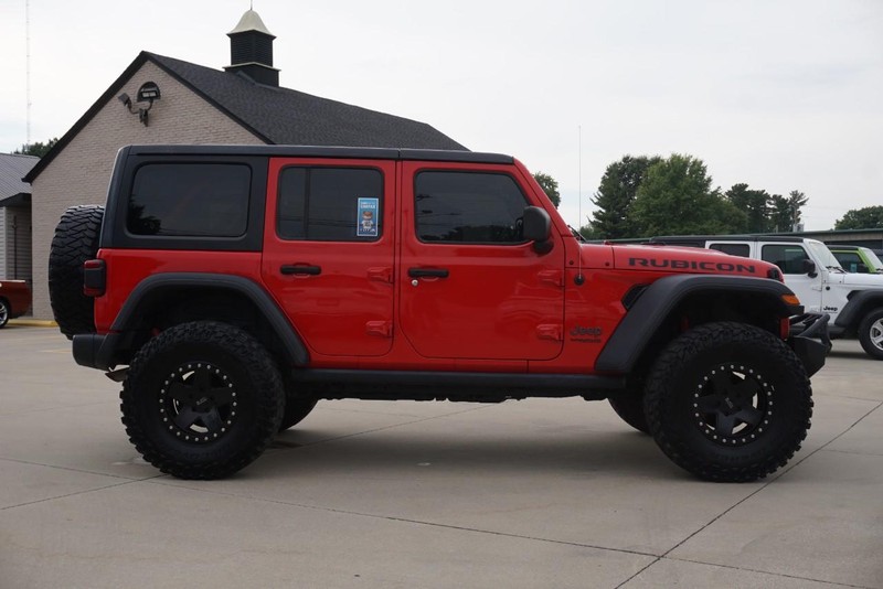Jeep Wrangler Vehicle Full-screen Gallery Image 02