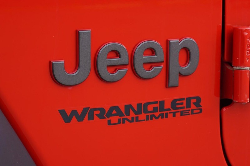 Jeep Wrangler Vehicle Full-screen Gallery Image 14