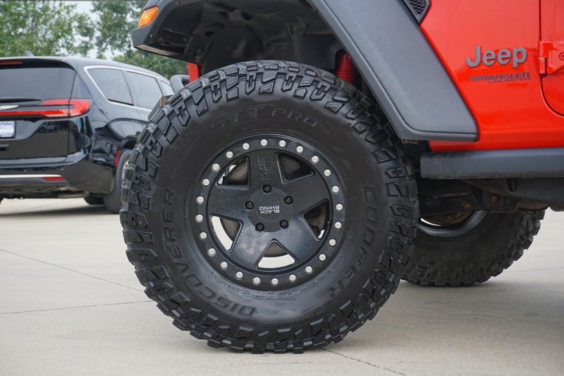 Jeep Wrangler Vehicle Full-screen Gallery Image 17