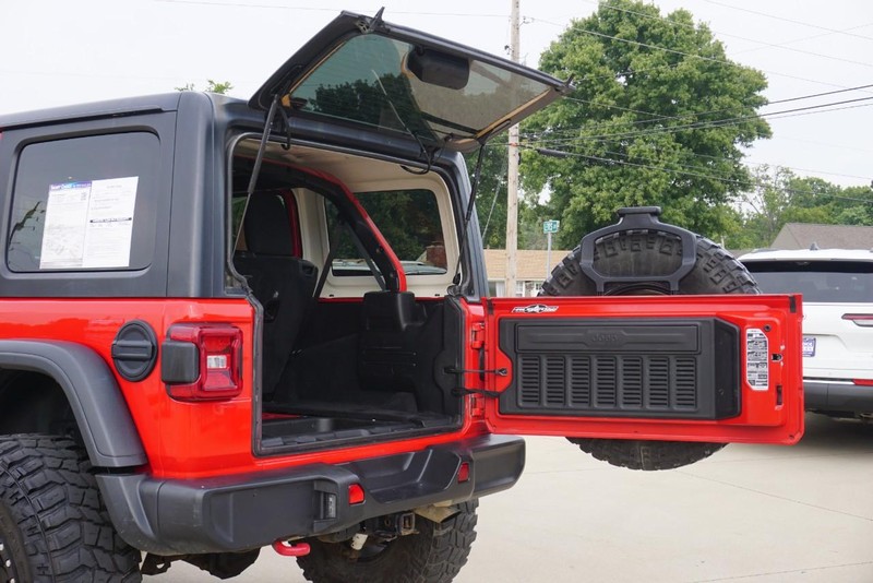 Jeep Wrangler Vehicle Full-screen Gallery Image 21