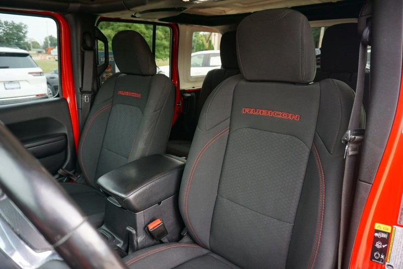 Jeep Wrangler Vehicle Full-screen Gallery Image 23