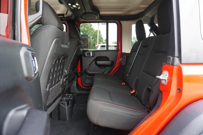 Jeep Wrangler Vehicle Full-screen Gallery Image 25