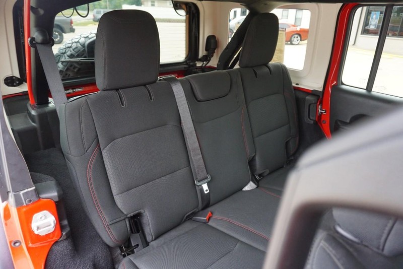 Jeep Wrangler Vehicle Full-screen Gallery Image 28