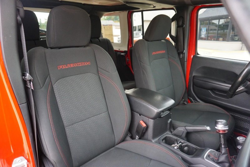 Jeep Wrangler Vehicle Full-screen Gallery Image 30
