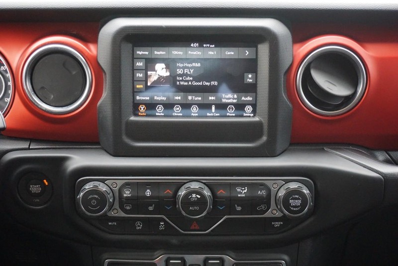 Jeep Wrangler Vehicle Full-screen Gallery Image 34