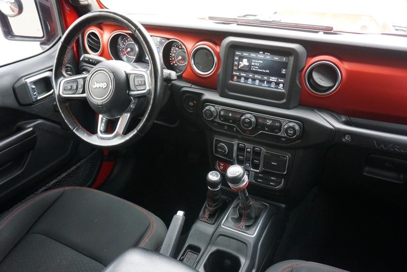 Jeep Wrangler Vehicle Full-screen Gallery Image 35