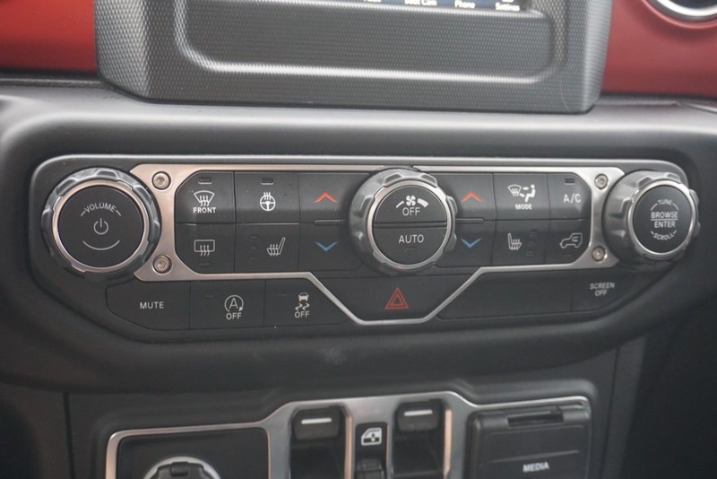 Jeep Wrangler Vehicle Full-screen Gallery Image 42