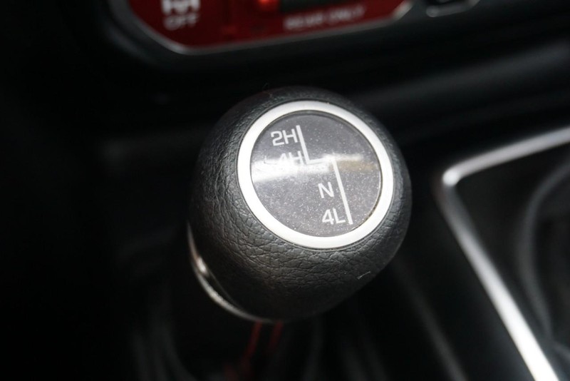 Jeep Wrangler Vehicle Full-screen Gallery Image 46