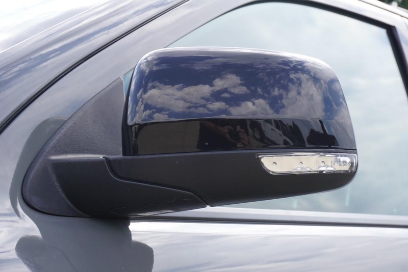 Dodge Durango Vehicle Full-screen Gallery Image 14