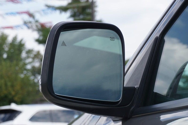 Dodge Durango Vehicle Full-screen Gallery Image 17