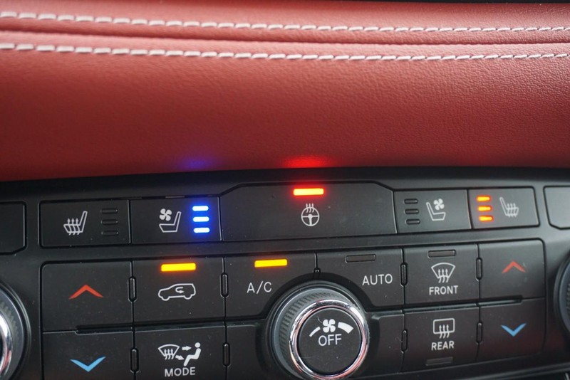 Dodge Durango Vehicle Full-screen Gallery Image 49