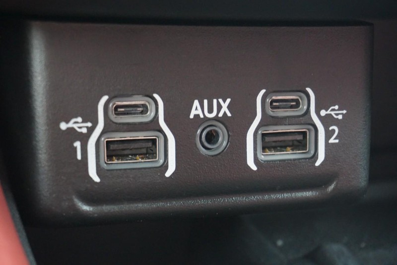 Dodge Durango Vehicle Full-screen Gallery Image 51