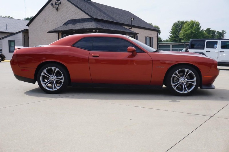 Dodge Challenger Vehicle Full-screen Gallery Image 02