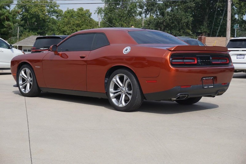 Dodge Challenger Vehicle Full-screen Gallery Image 05