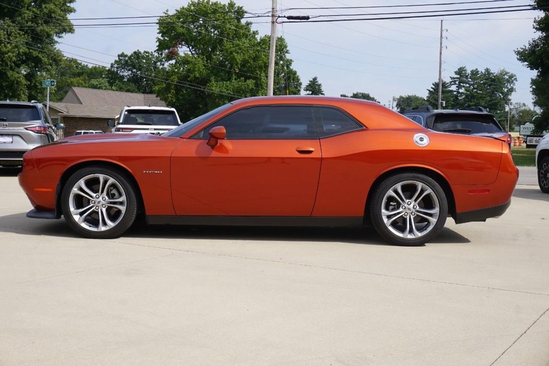 Dodge Challenger Vehicle Full-screen Gallery Image 06