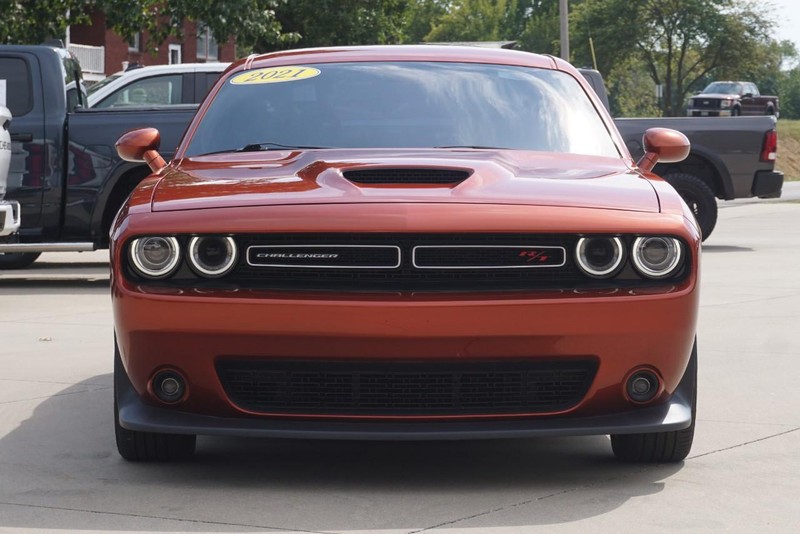 Dodge Challenger Vehicle Full-screen Gallery Image 08