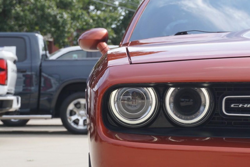 Dodge Challenger Vehicle Full-screen Gallery Image 09
