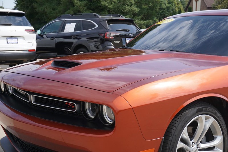 Dodge Challenger Vehicle Full-screen Gallery Image 12