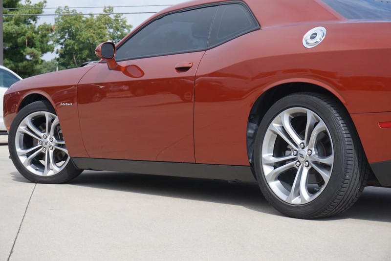 Dodge Challenger Vehicle Full-screen Gallery Image 15