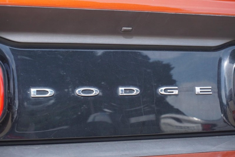Dodge Challenger Vehicle Full-screen Gallery Image 21