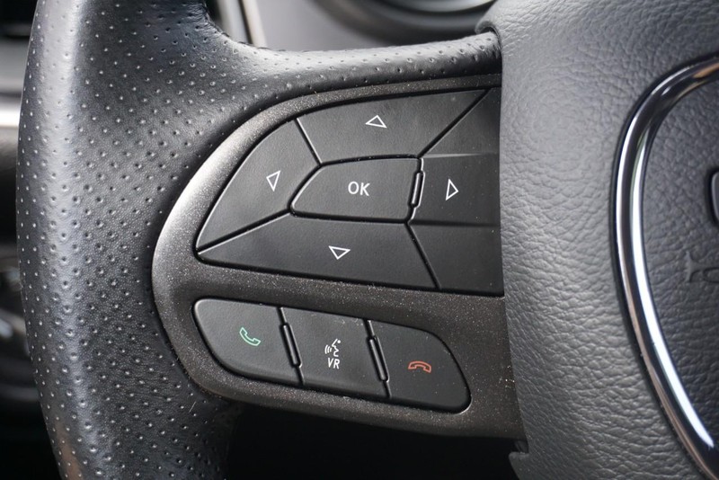 Dodge Challenger Vehicle Full-screen Gallery Image 35