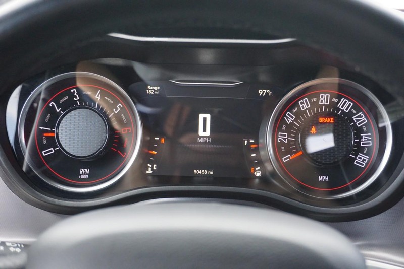 Dodge Challenger Vehicle Full-screen Gallery Image 37