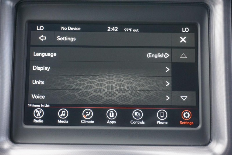 Dodge Challenger Vehicle Full-screen Gallery Image 43
