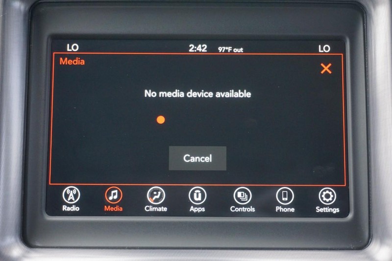 Dodge Challenger Vehicle Full-screen Gallery Image 44