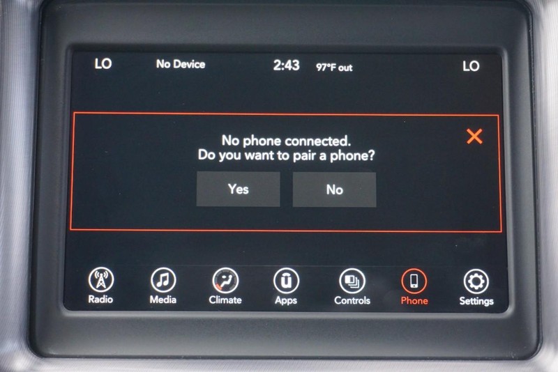 Dodge Challenger Vehicle Full-screen Gallery Image 47