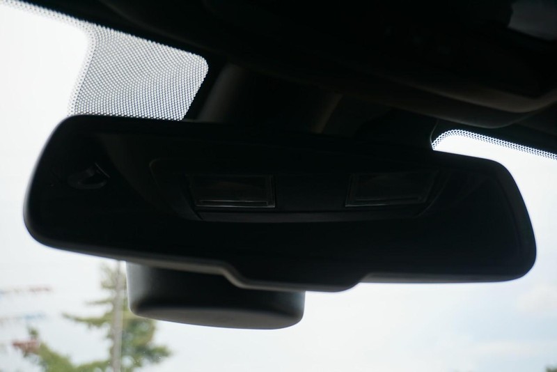 Dodge Challenger Vehicle Full-screen Gallery Image 50