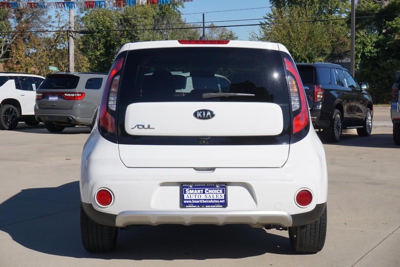 Kia Soul Vehicle Full-screen Gallery Image 04