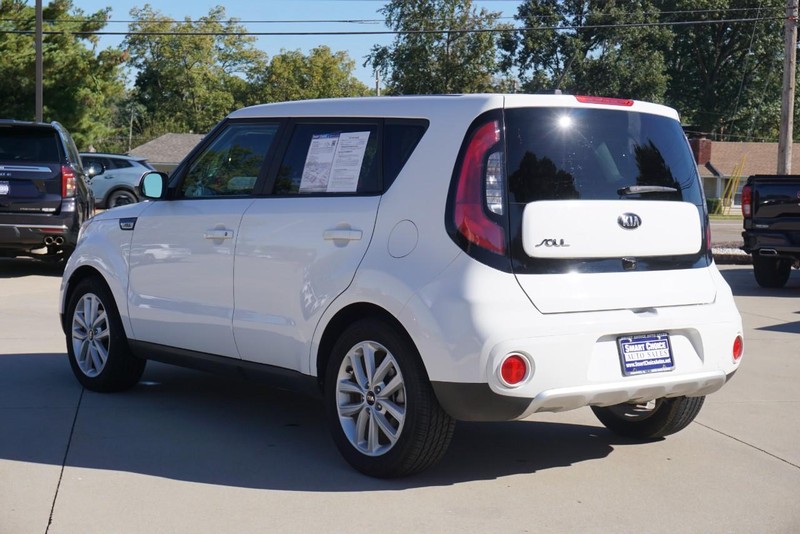 Kia Soul Vehicle Full-screen Gallery Image 05