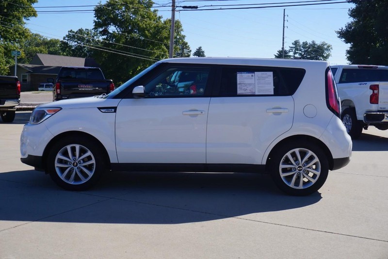 Kia Soul Vehicle Full-screen Gallery Image 06