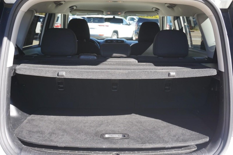 Kia Soul Vehicle Full-screen Gallery Image 21